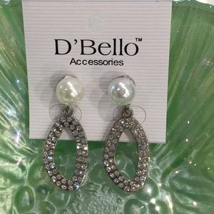 🖤NWT Too Awesome Crystal / Silver Lightweight Pierced Style Hanging Earrings 🖤